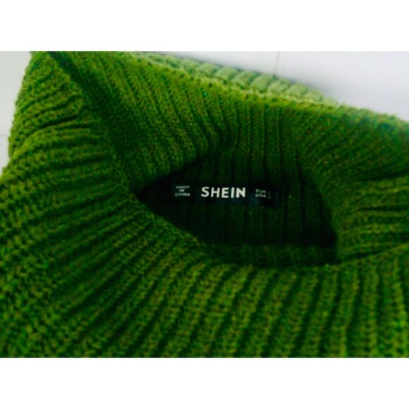 SHEIN WOMENS DARK GREEN COW NECK LONG SLEEVE FAUX FUR CUFF KNIT SWEATER. SIZE L - Picture 3 of 4